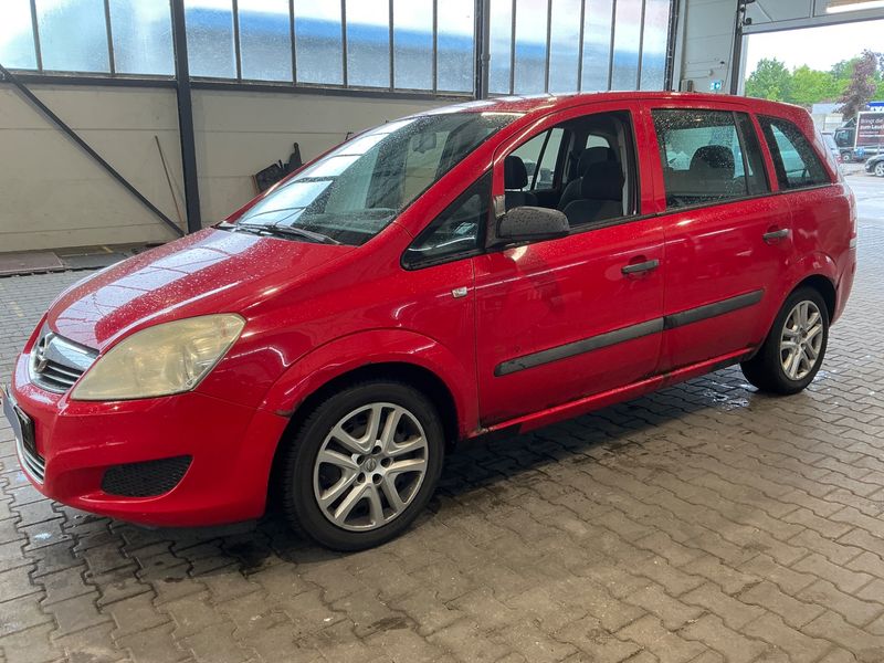 Opel Zafira 1.8 — фото 1
