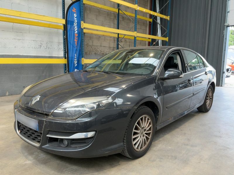 Renault Laguna 2.0 dCi — 1/8