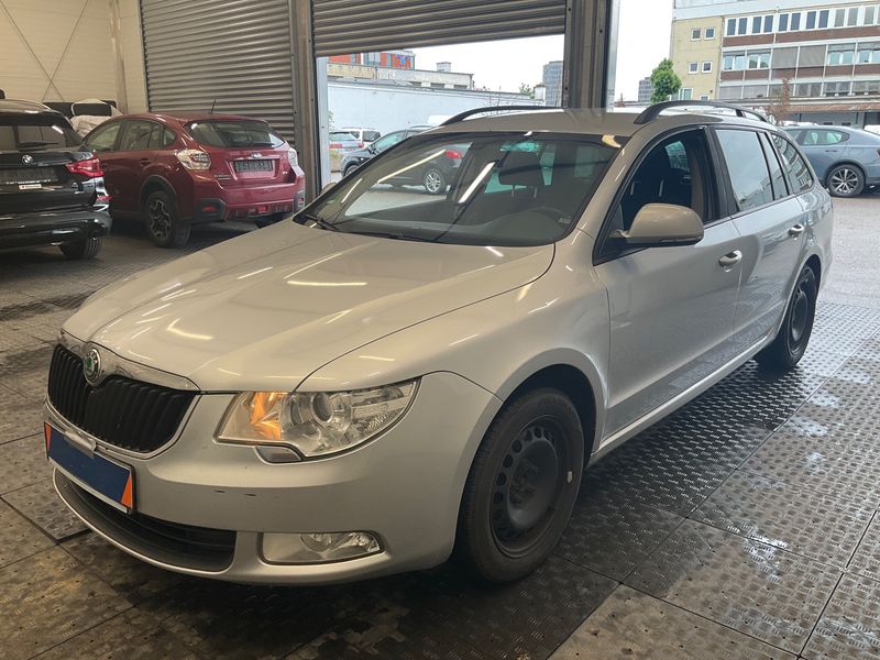 Skoda Superb 2.0 TDI — фото 1