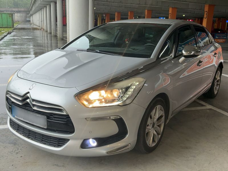Citroen DS5 2.0 HDi — 1/8