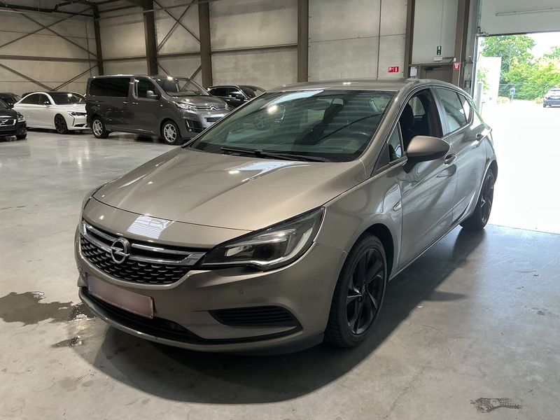 Opel Astra 1.0 Turbo — фото 1