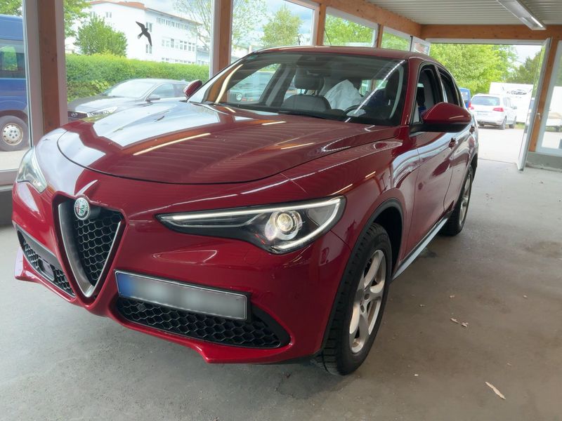 Alfa Romeo Stelvio 2.0 Turbo — 1/8