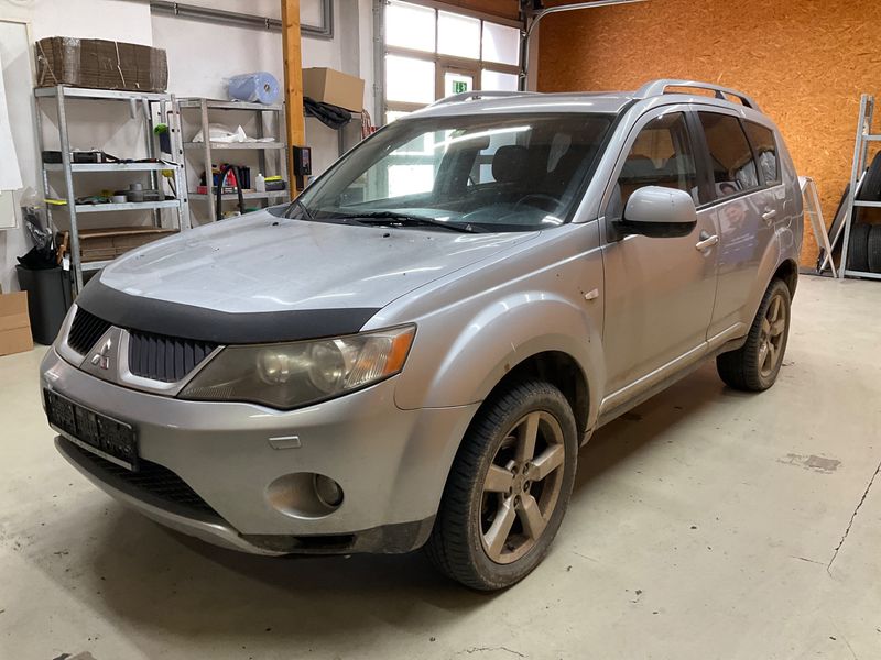 Mitsubishi Outlander 2.0 DI-D — фото 1