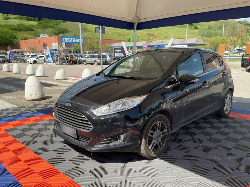 Ford Fiesta 1.5 TDCi — фото 1