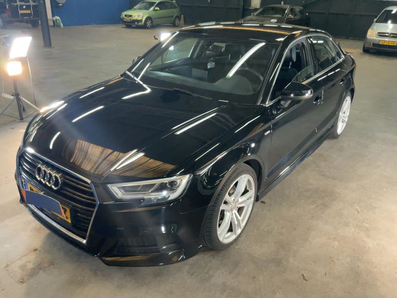 Audi A3 Limousine 1.0 TFSI — фото 1