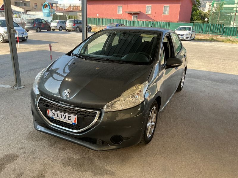 Peugeot 208 1.2 VTi — 1/8