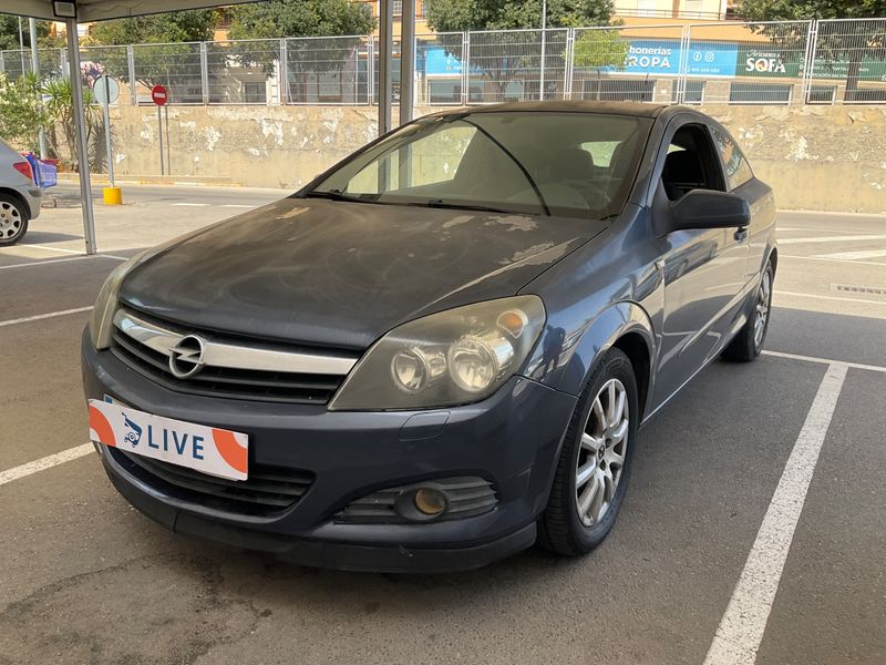 Opel Astra GTC 1.9 CDTI — 1/8