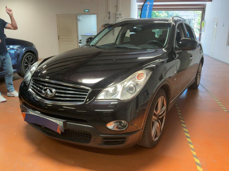 Infiniti QX50 3.0 V6 Diesel — 1/8