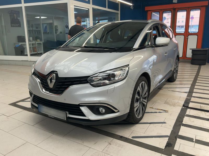 Renault Grand Scenic 1.7 BLUE dCi — 1/8