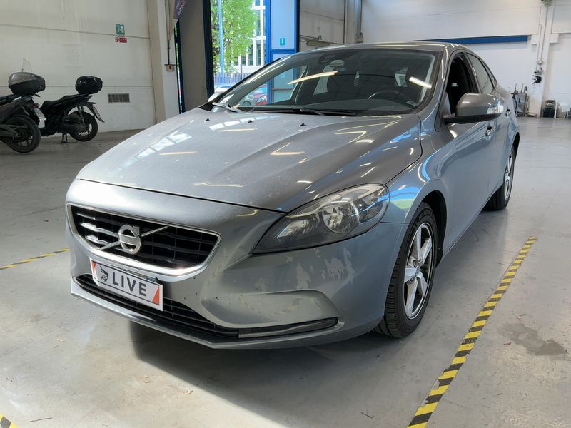 Volvo V40 2.0 D2 — фото 1