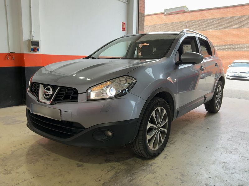 Nissan Qashqai 2.0 — фото 1