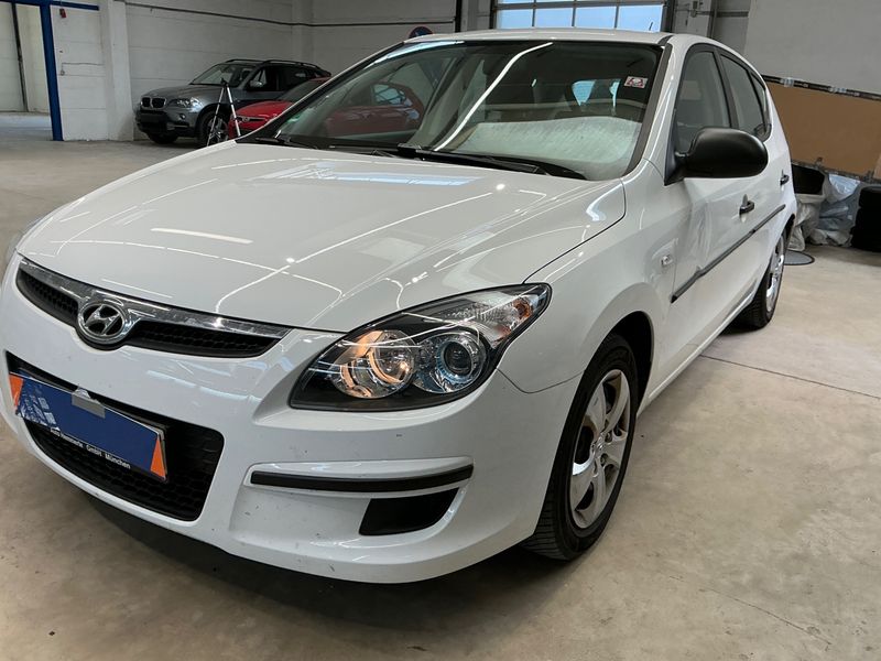 Hyundai i30 1.4 — 1/8