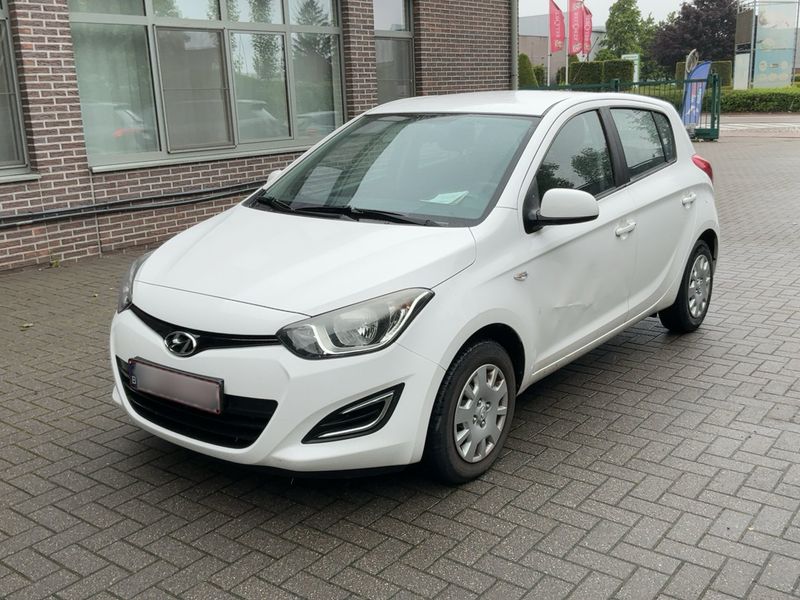 Hyundai i20 1.1 CRDi — 1/8