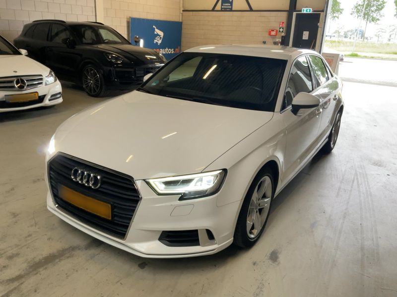 Audi A3 Limousine 1.0 TFSI — фото 1