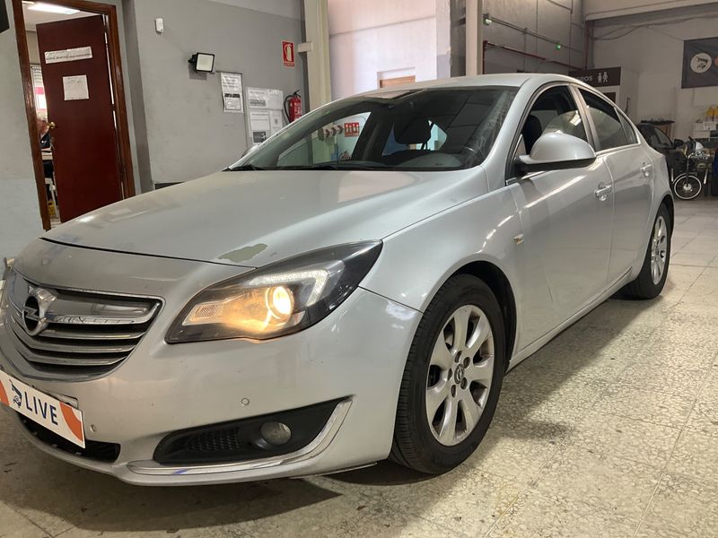 Opel Insignia 2.0 CDTI — 1/8