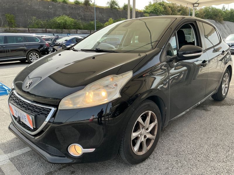 Peugeot 208 1.4 HDi — 1/8