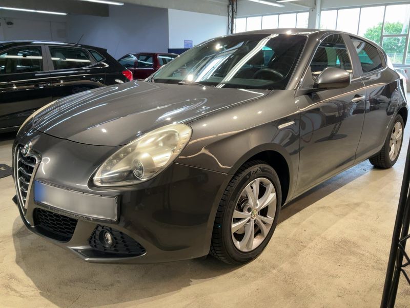 Alfa Romeo Giulietta 1.4 Turbo — 1/8