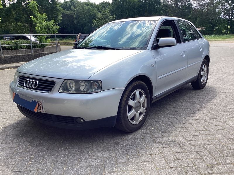 Audi A3 1.6 — 1/8