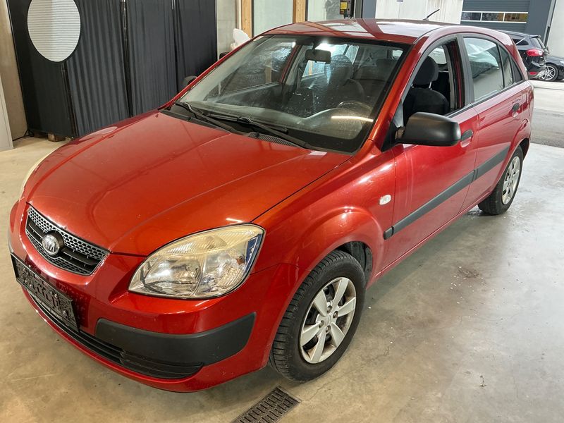 Kia Rio 1.4 — фото 1