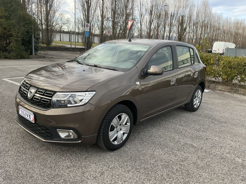 Dacia Sandero 1.5 dCi — 1/8