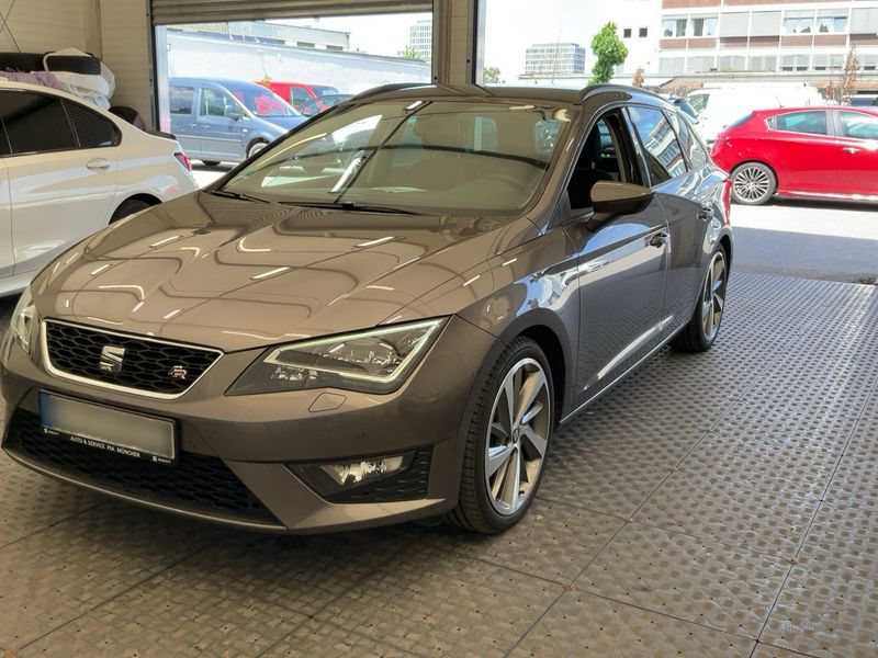 Seat Leon 2.0 TDI — фото 1