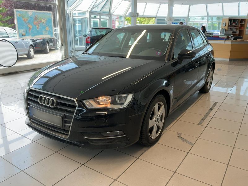 Audi A3 Sportback 1.6 TDI — 1/8