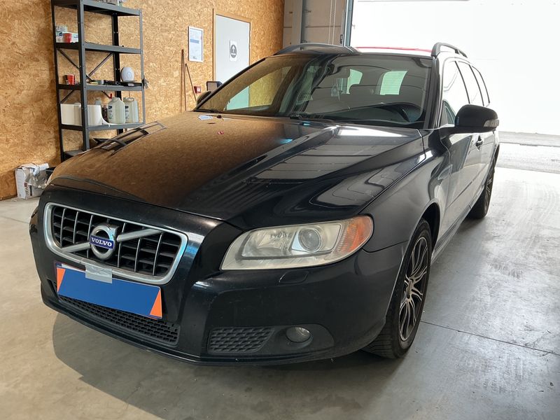 Volvo V70 2.0 D3 — 1/8