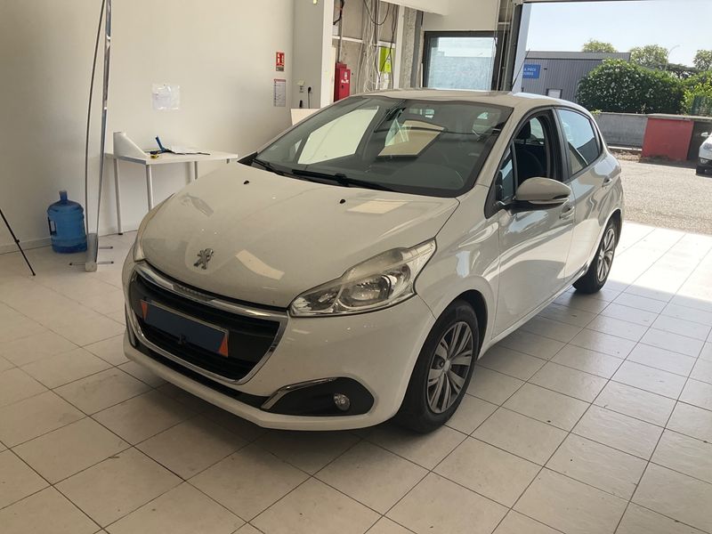 Peugeot 208 1.6 Blue-HDi — 1/8