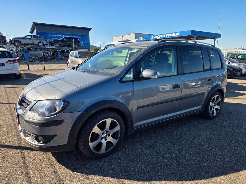 Volkswagen Touran 2.0 TDI — фото 1