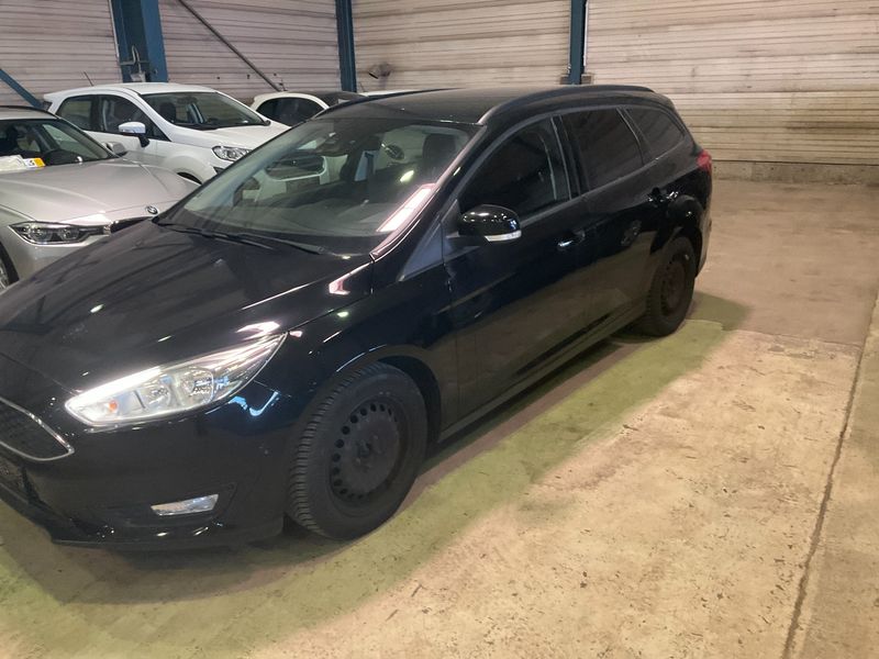 Ford Focus 1.0 EcoBoost — 1/8