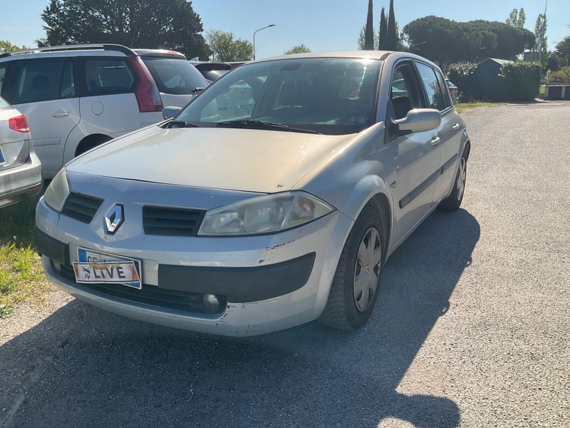 Renault Megane 1.4 — 1/8