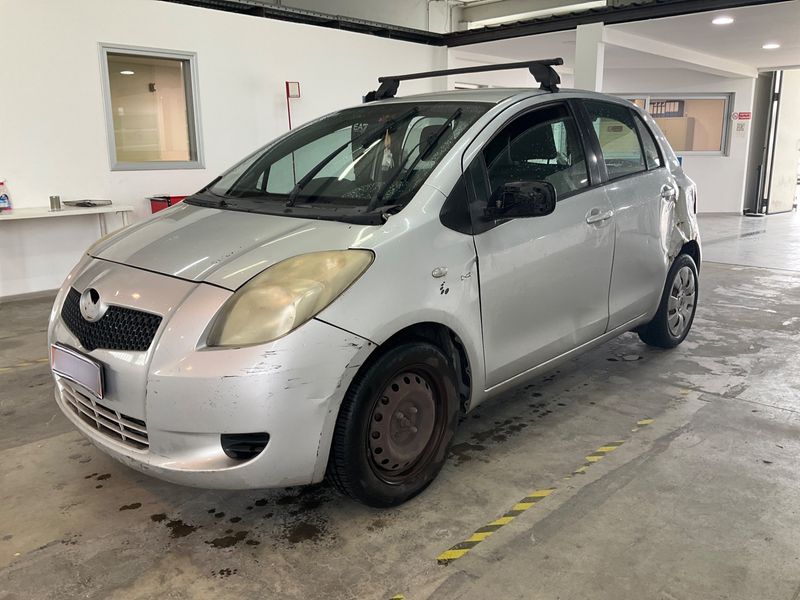 Toyota Yaris 1.4 D-4D — 1/8