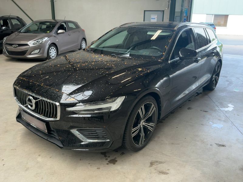 Volvo V60 2.0 T8 Plug-in Hybrid — 1/8