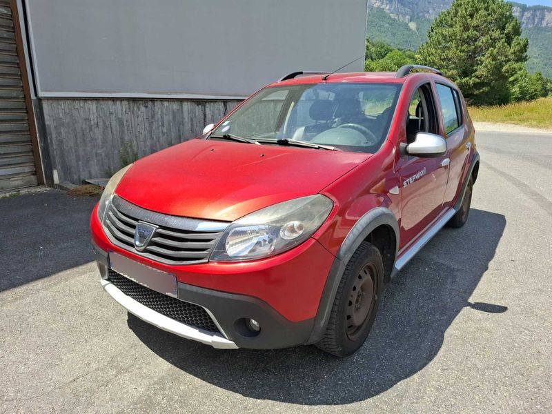 Dacia Sandero 1.6 E85 — 1/8