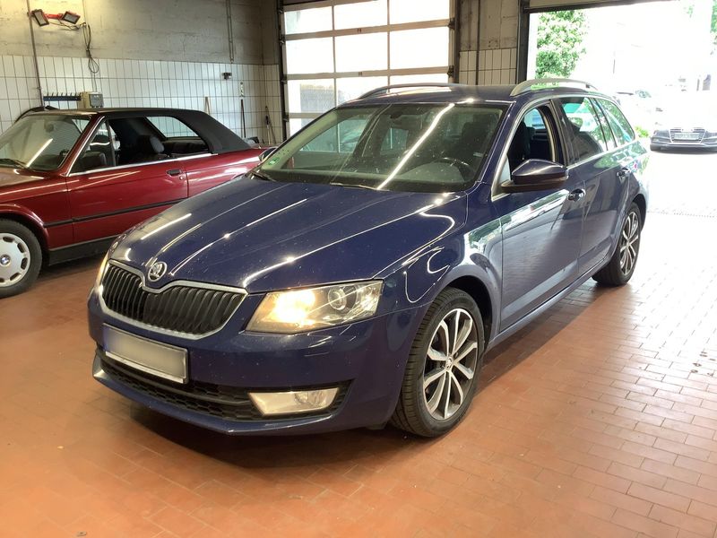Skoda Octavia 2.0 TDI — 1/8