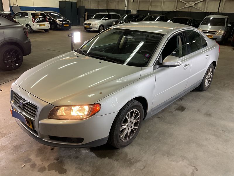 Volvo S80 2.5 T — 1/8