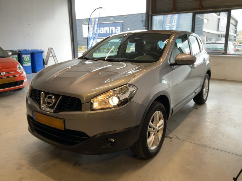 Nissan Qashqai 2.0 — фото 1