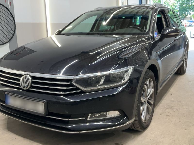 Volkswagen Passat 2.0 TDI — 1/8