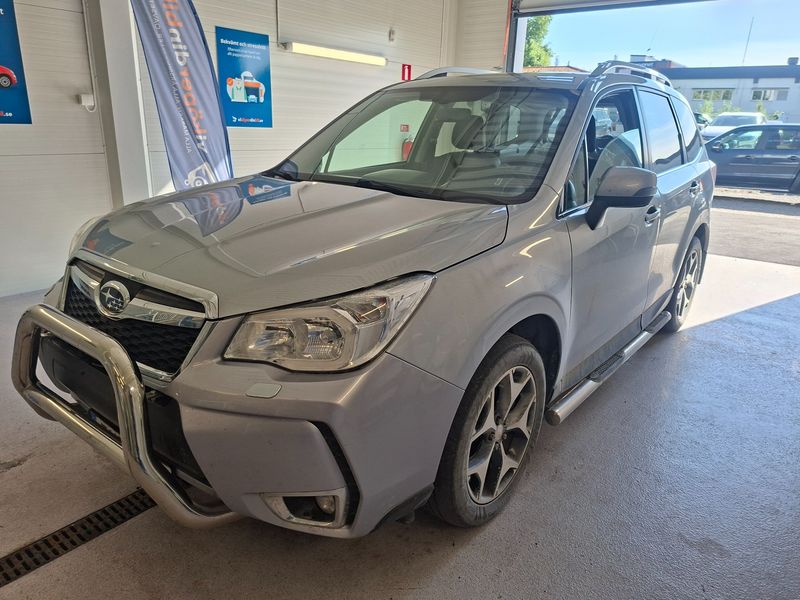 Subaru Forester 2.0 — фото 1
