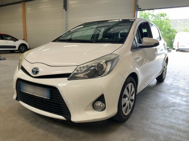 Toyota Yaris 1.5 Hybrid — 1/8