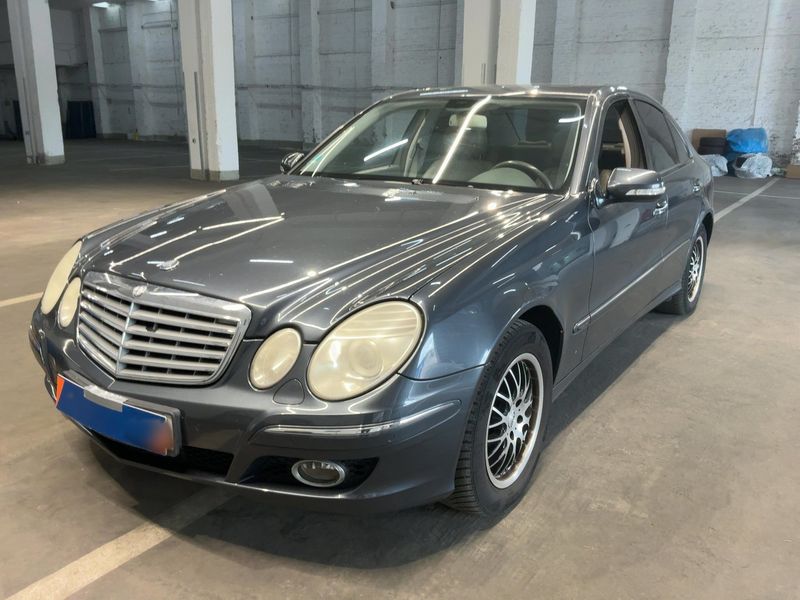 Mercedes-Benz E-Klasse E 280 — 1/8