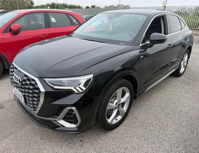 Audi Q3 Sportback 45 TFSIe — 1/8