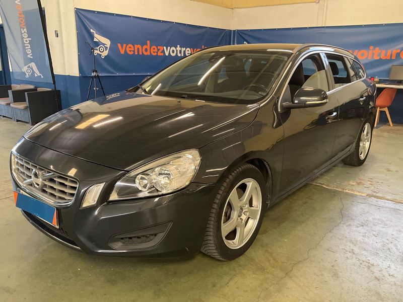 Volvo V60 2.0 D4 — 1/8