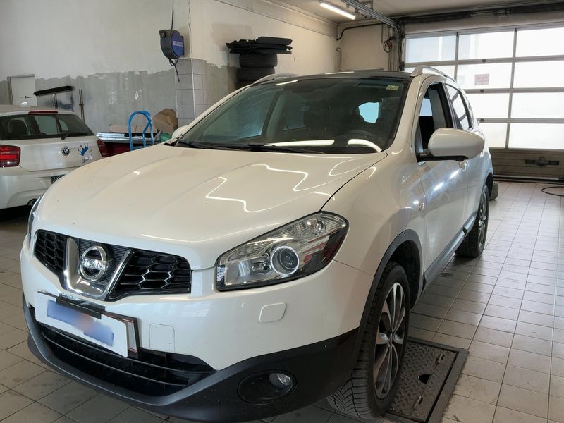 Nissan Qashqai 2.0 — 1/8