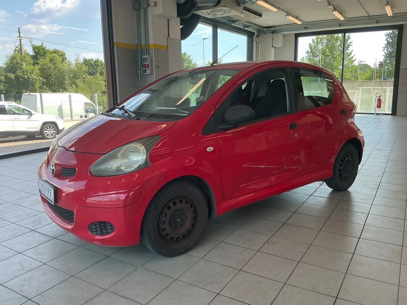 Toyota Aygo 1.0 — 1/8