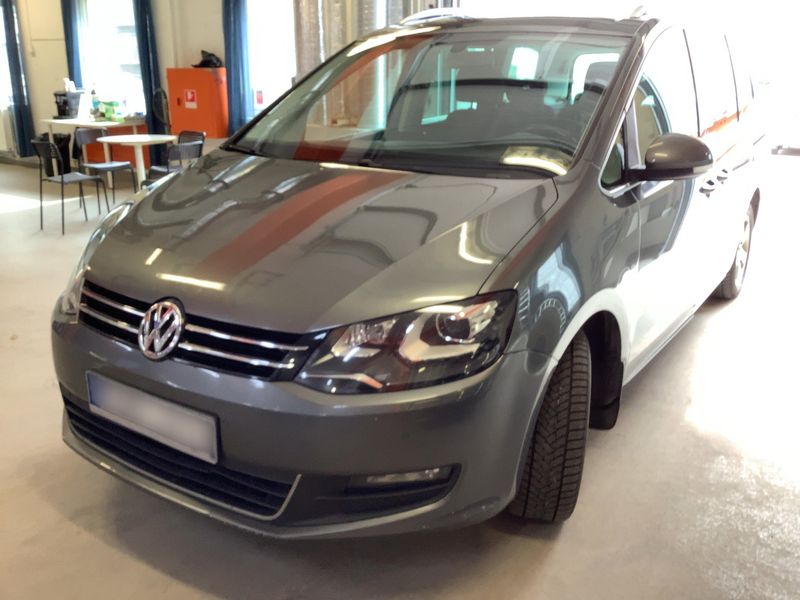 Volkswagen Sharan 2.0 TDI — 1/8