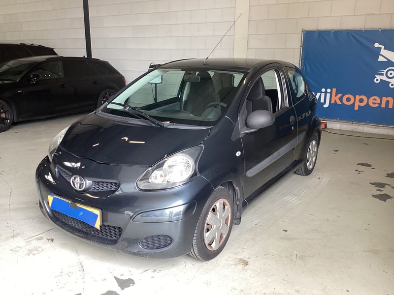 Toyota Aygo 1.0 — 1/8
