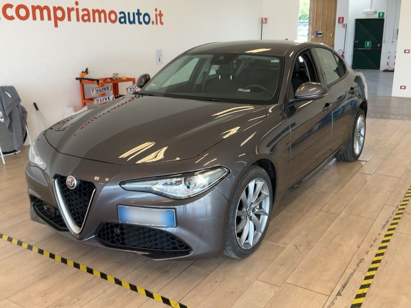 Alfa Romeo Giulia 2.2 JTDM — 1/8