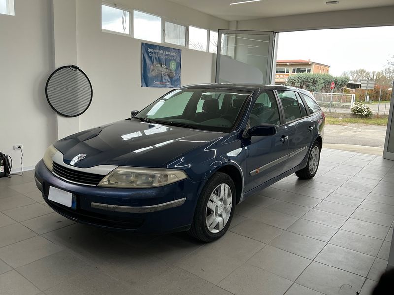 Renault Laguna 1.9 dCi — 1/8
