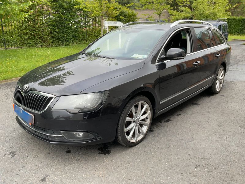 Skoda Superb 2.0 TDI — фото 1